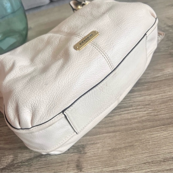 Coach Avery Leather Avery Hobo purse - Picture 8 of 12